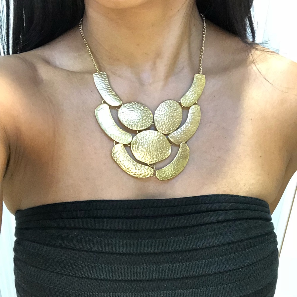 🌟3/$20🌟 Gold Fashion Bib Necklace